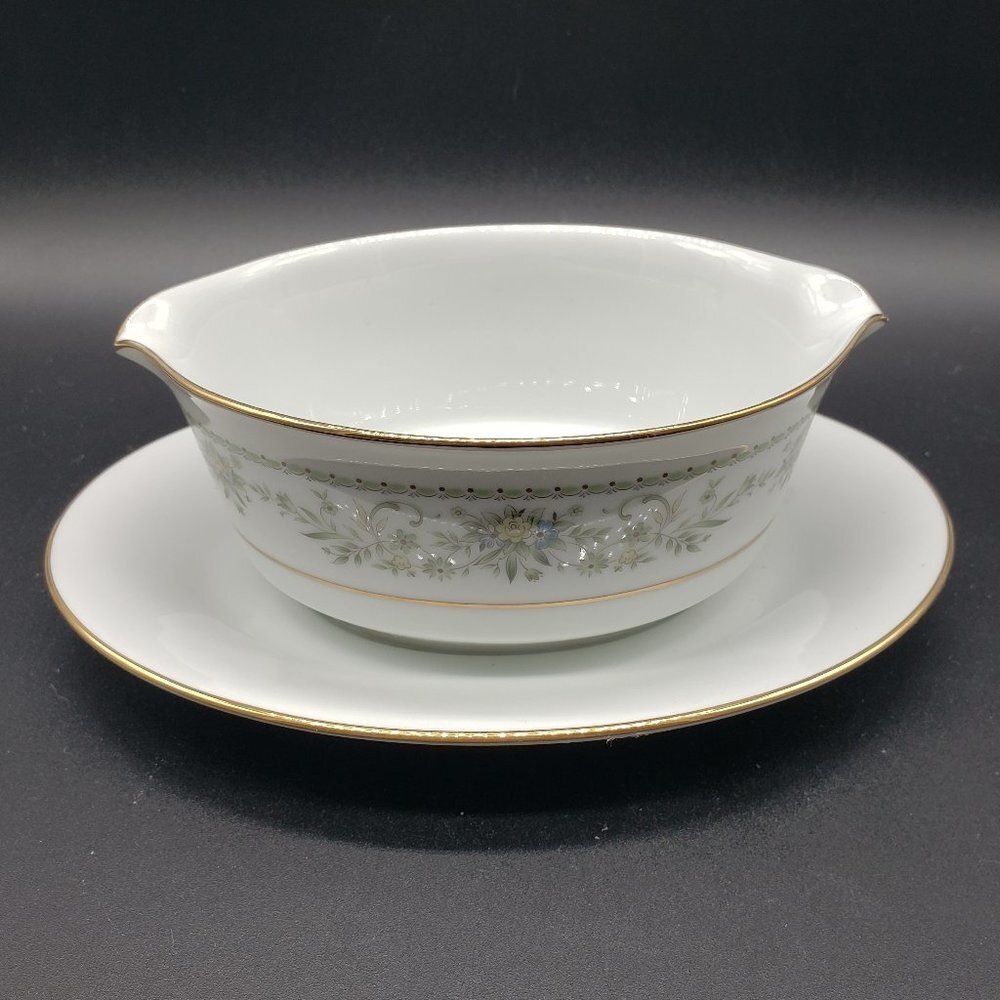 Noritake Green Hill 2897 Fine China Gravy Boat with Fixed Underplate